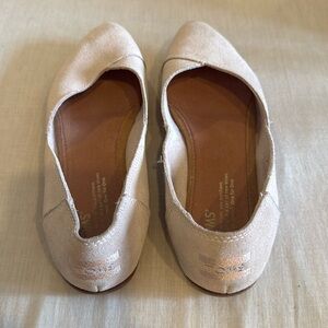 Tom’s ladies Jutti flats